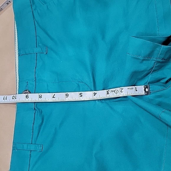 Old Navy Size 6 Dark Teal Green/Blue "Everyday Short", Excellent Used Condition - Picture 8 of 10